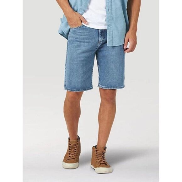 Wrangler Mens Denim Shorts 5 Pocket Relaxed Fit Size 46 Blue Light Wash 606W3LT - Picture 1 of 9